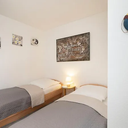 Haus Strandblick Meergefluester *