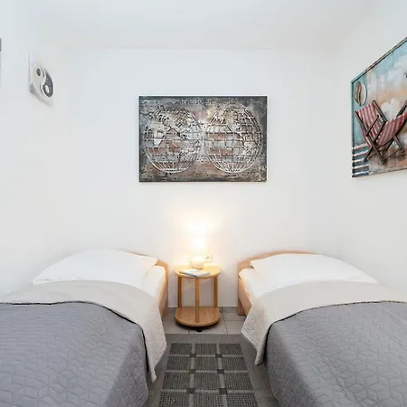 Haus Strandblick Meergefluester *